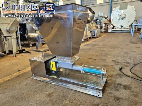 Bomba de transferncia helicoidal em inox com silo Netzsch