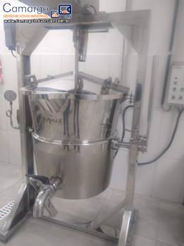 Tacho cozinhador encamisado em a�o inox com aquecimento el�trico Max Machine 250 litros