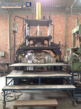 Injetora de alum�nio baixa press�o DJ Fornos